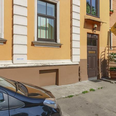 Отель Knights Court Рига Экстерьер фото