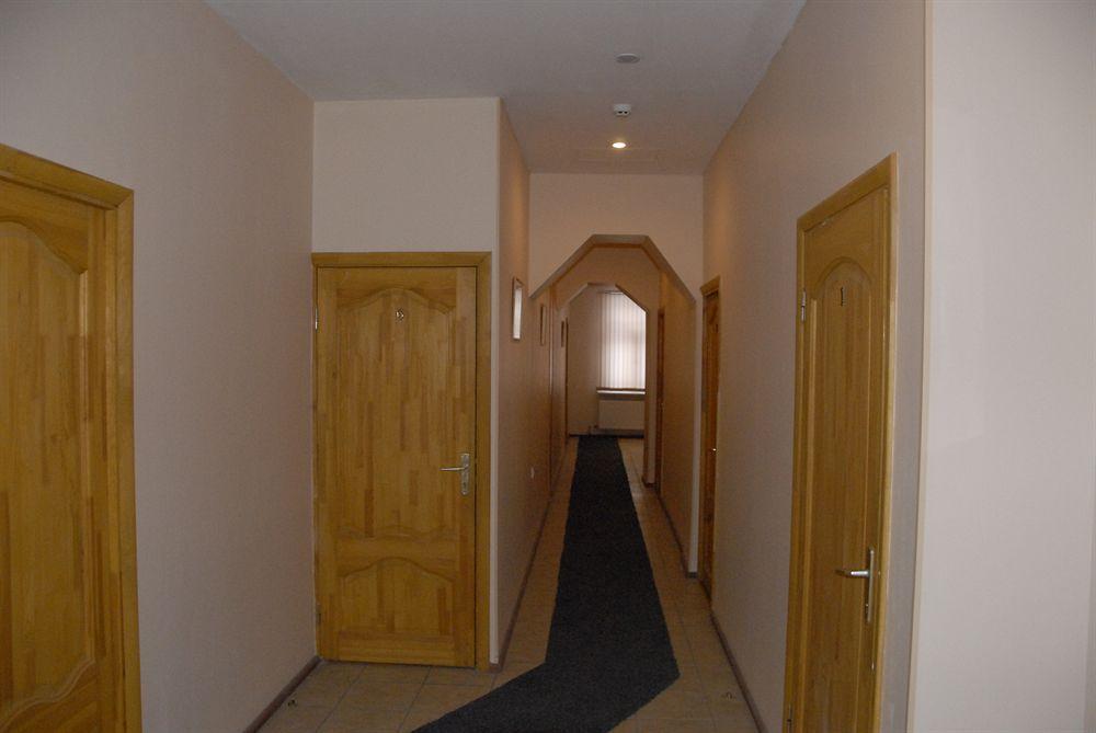 Отель Knights Court Рига Экстерьер фото