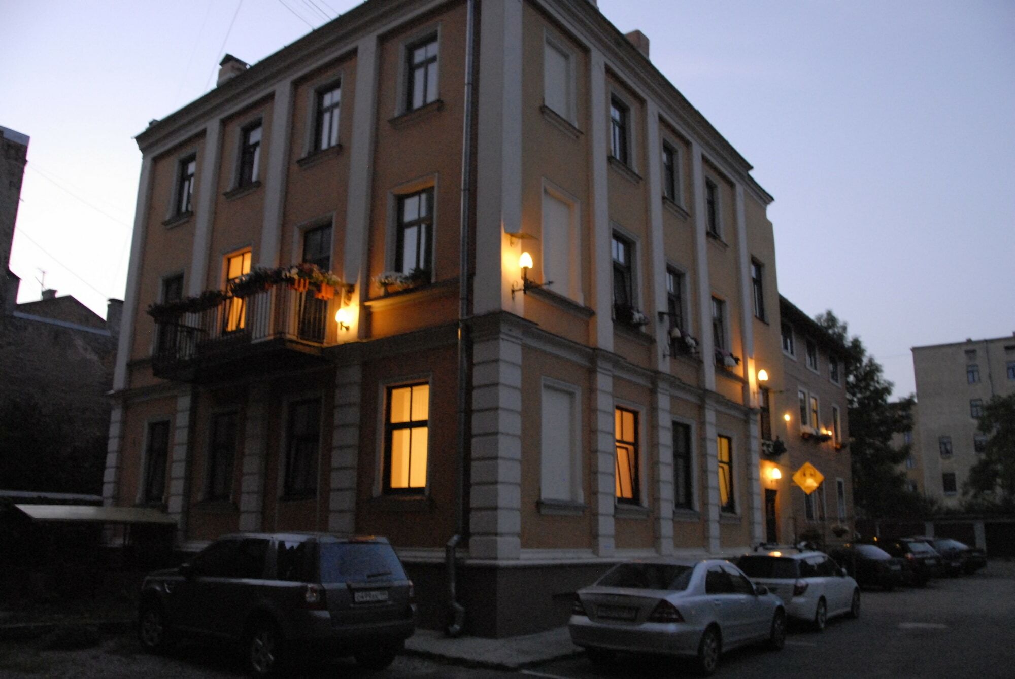 Отель Knights Court Рига Экстерьер фото